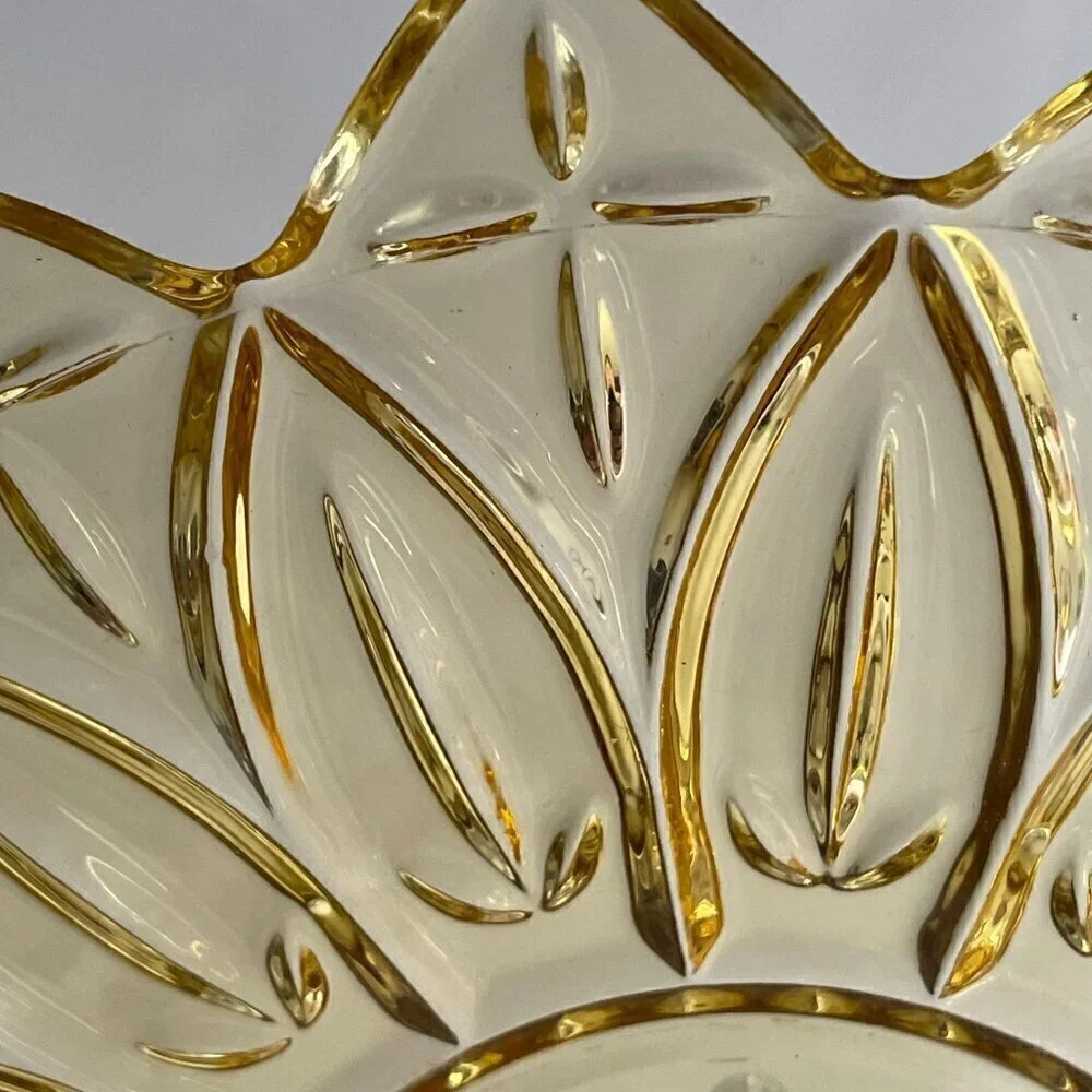 Vintage Federal Glass Petal Yellow Sunflower Pressed Glass 11.5